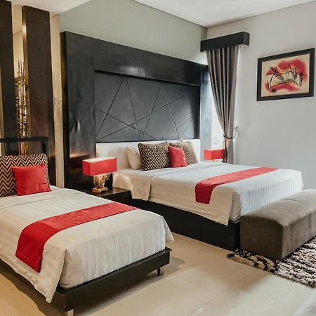 Prima Sr Hotel & Convention Yogyakarta Sleman  Εξωτερικό φωτογραφία