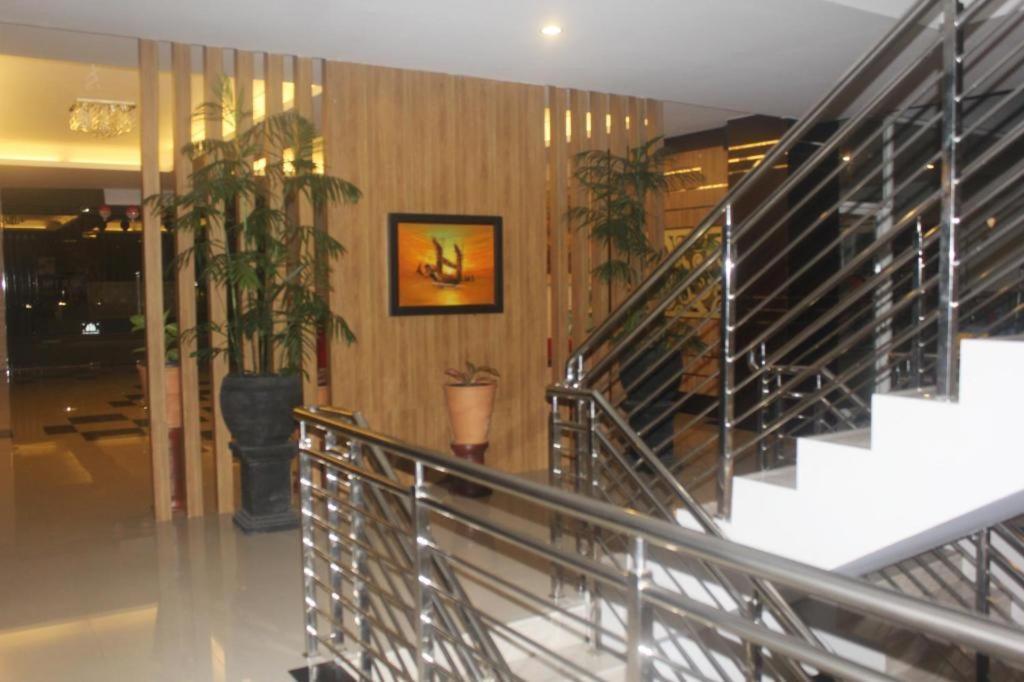 Prima Sr Hotel & Convention Yogyakarta Sleman  Εξωτερικό φωτογραφία
