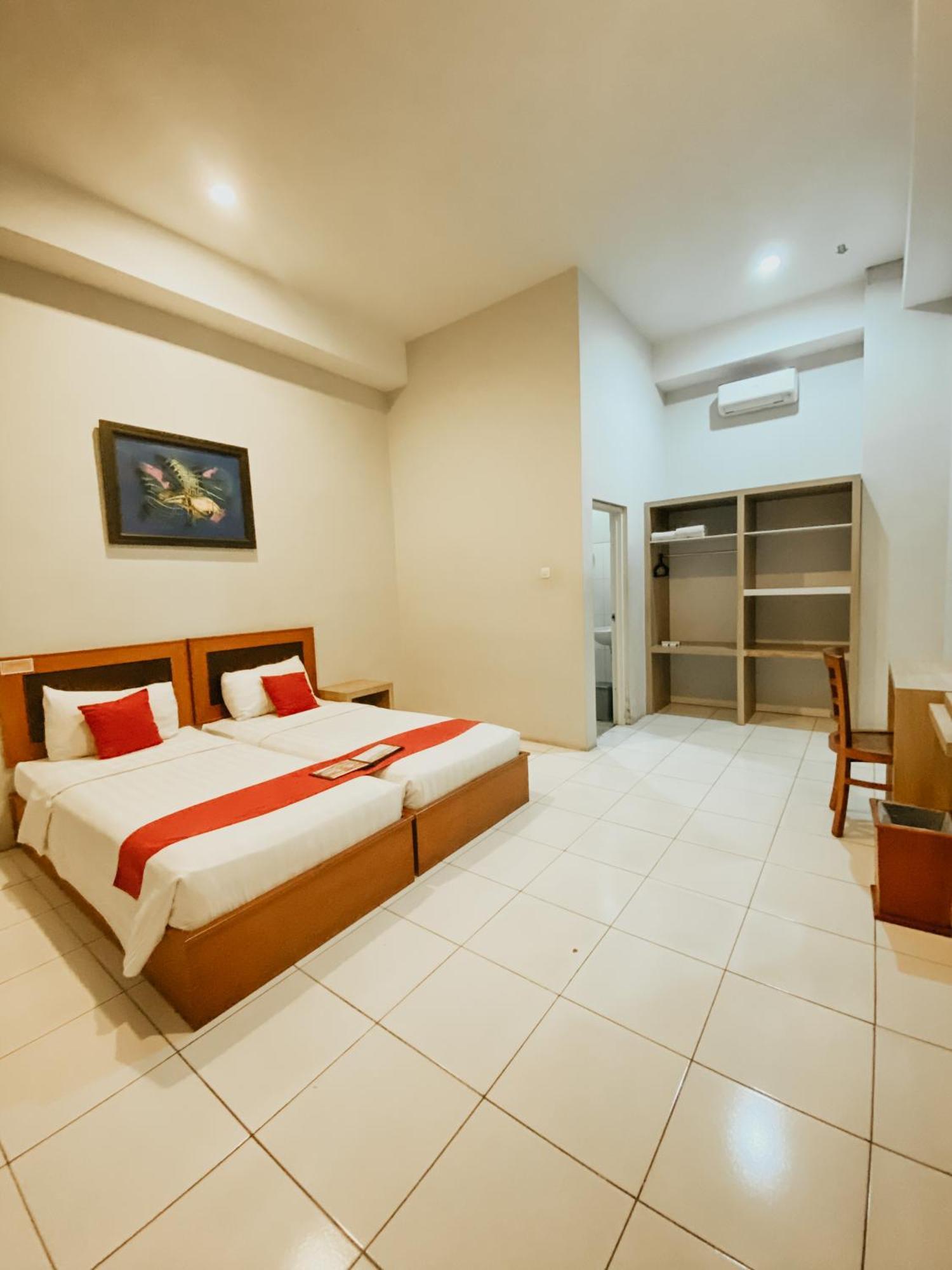 Prima Sr Hotel & Convention Yogyakarta Sleman  Εξωτερικό φωτογραφία