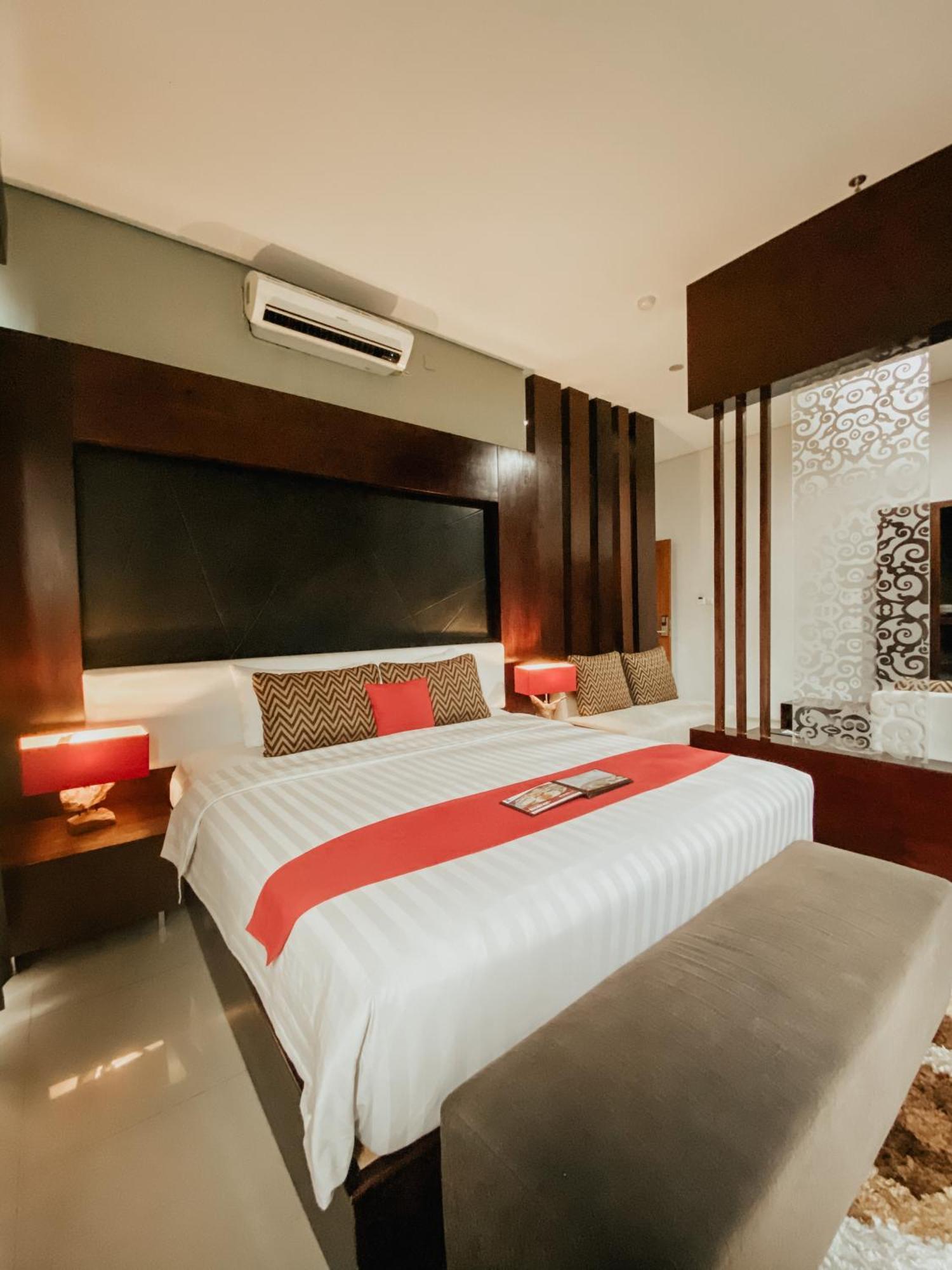Prima Sr Hotel & Convention Yogyakarta Sleman  Εξωτερικό φωτογραφία