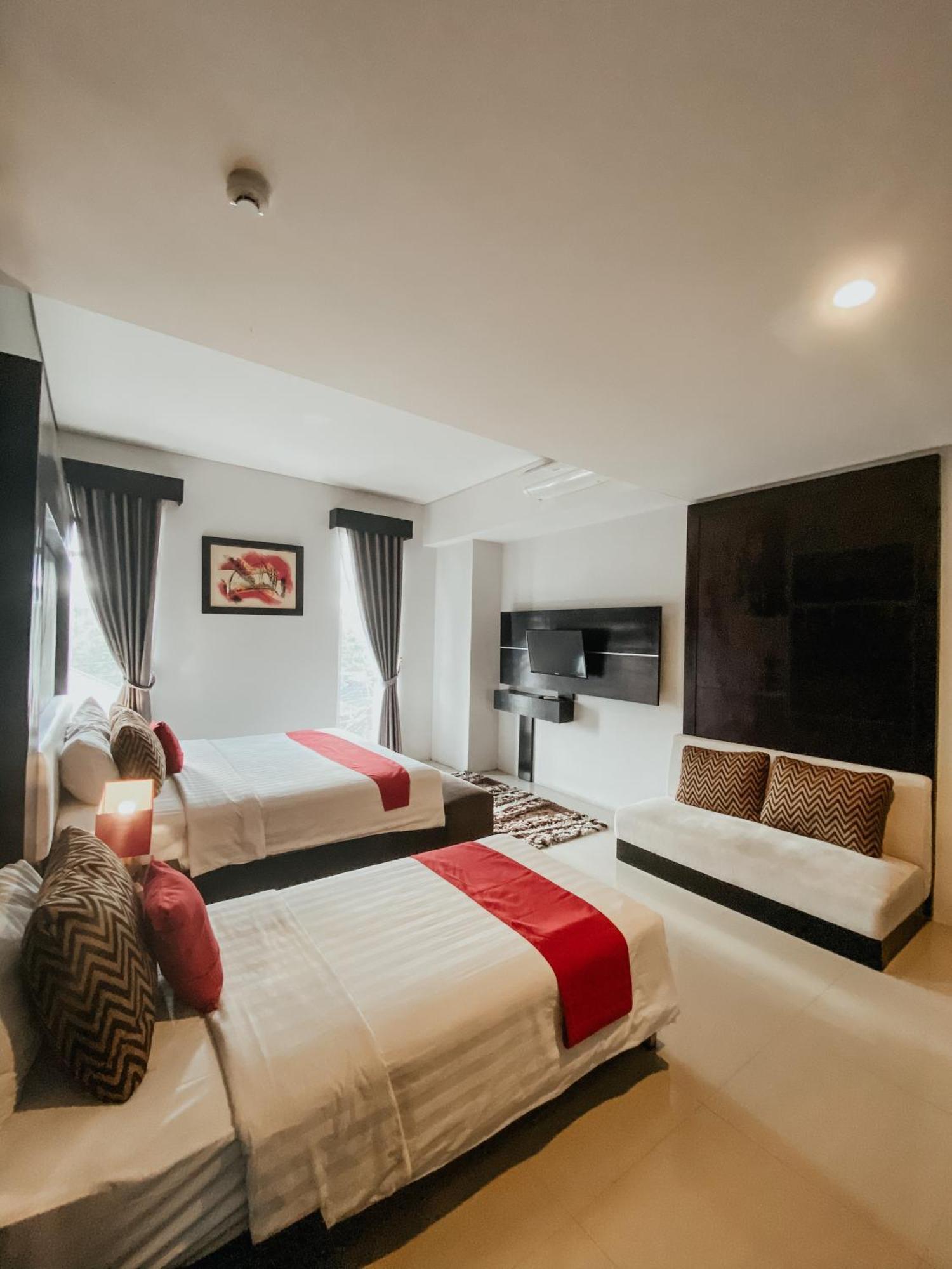 Prima Sr Hotel & Convention Yogyakarta Sleman  Εξωτερικό φωτογραφία