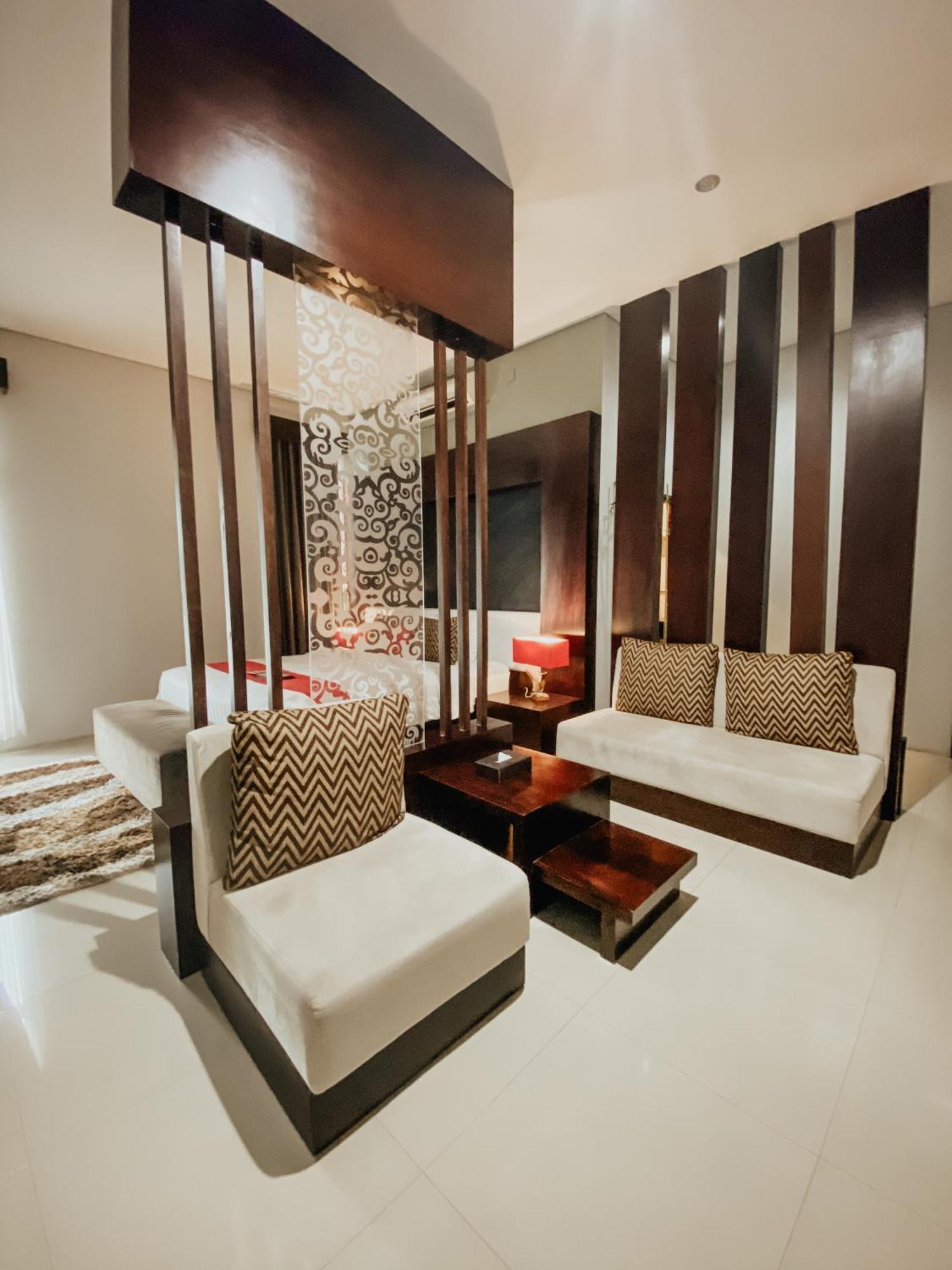 Prima Sr Hotel & Convention Yogyakarta Sleman  Εξωτερικό φωτογραφία
