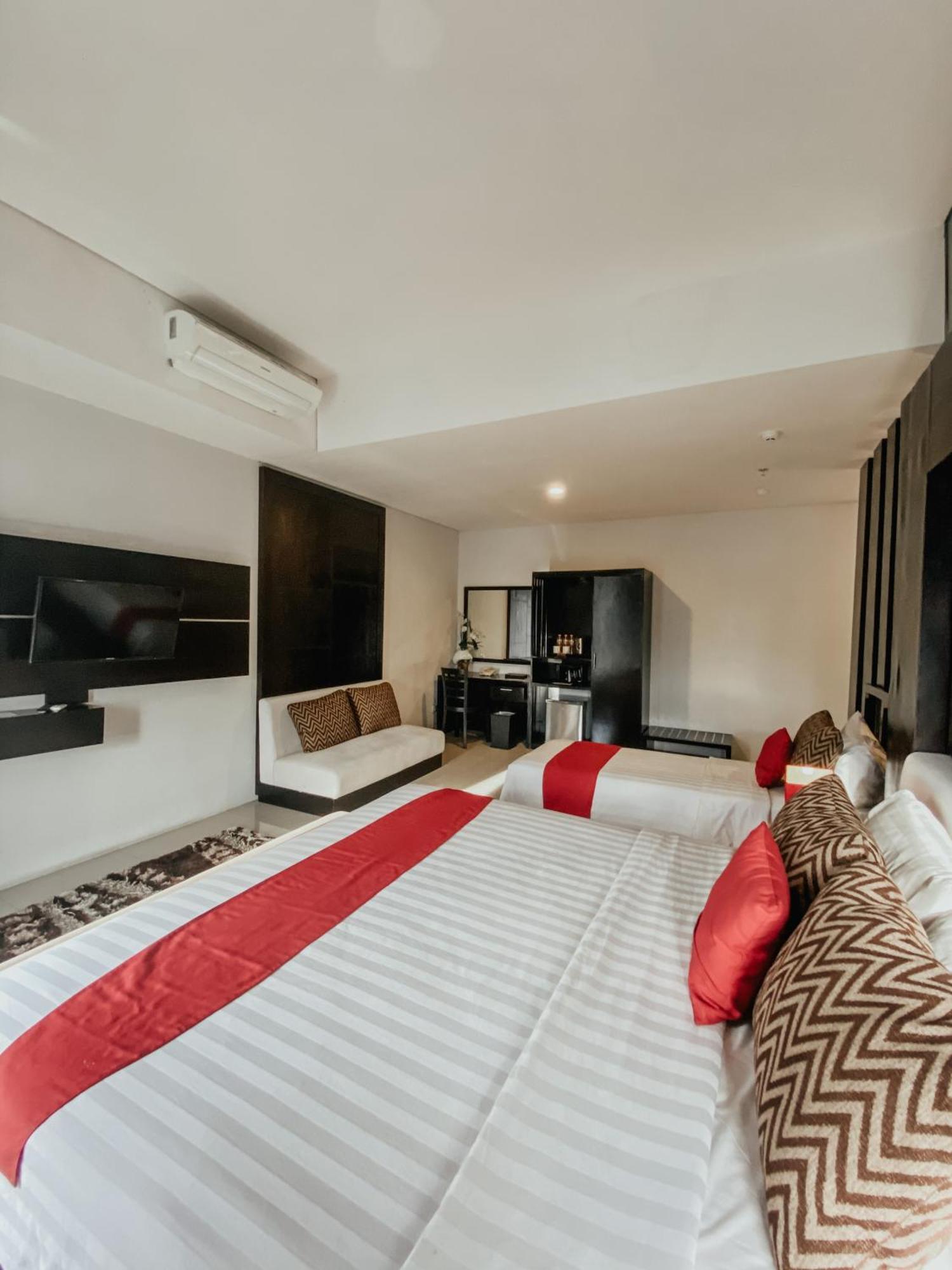 Prima Sr Hotel & Convention Yogyakarta Sleman  Εξωτερικό φωτογραφία
