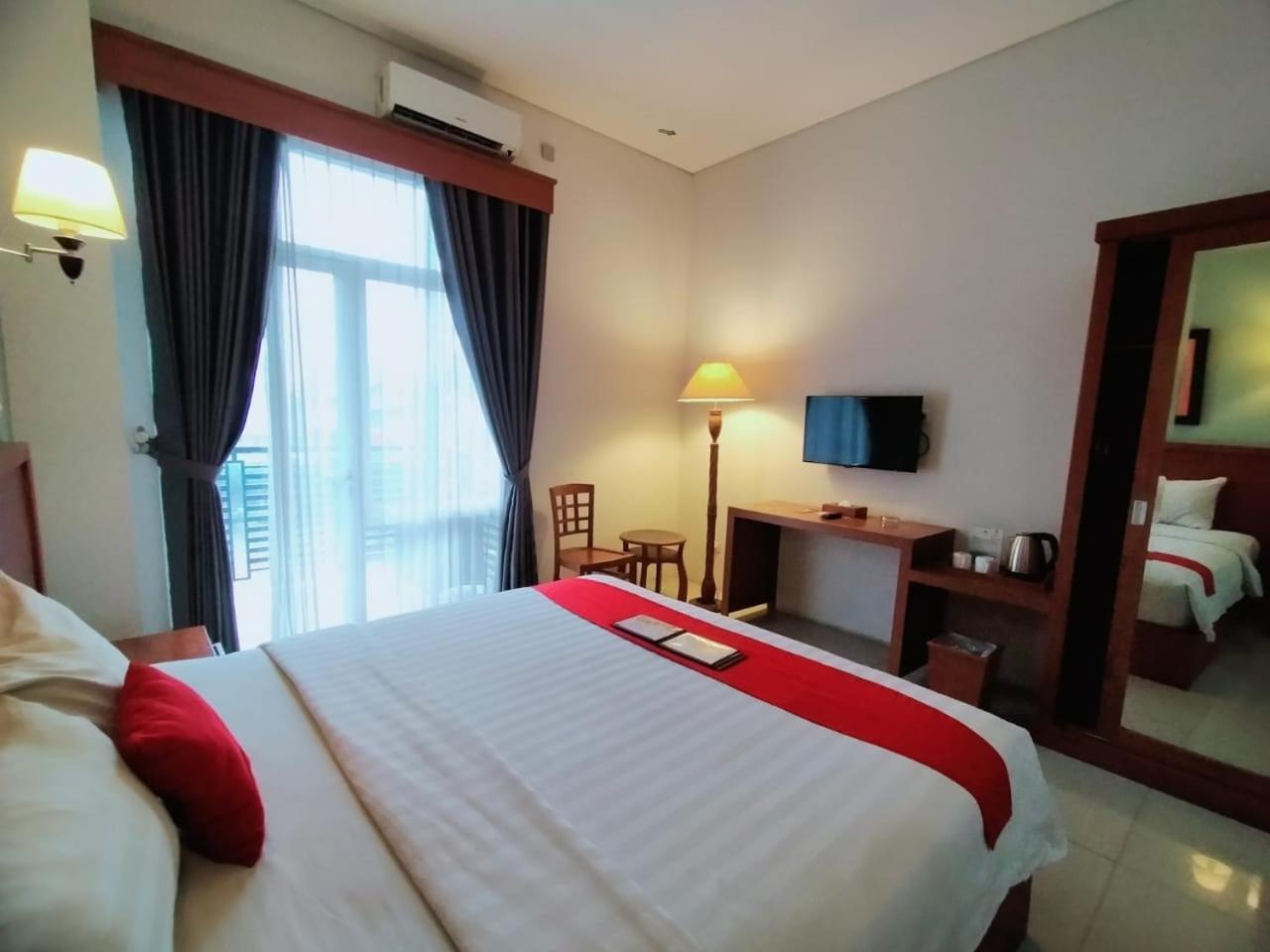 Prima Sr Hotel & Convention Yogyakarta Sleman  Εξωτερικό φωτογραφία