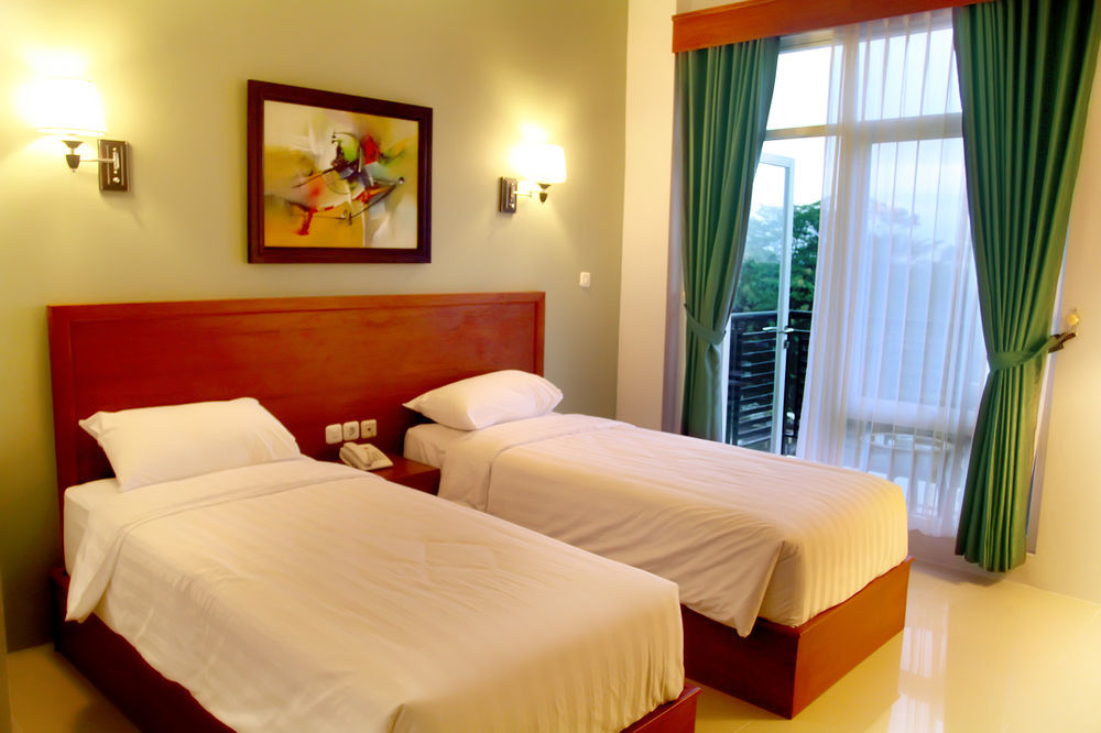 Prima Sr Hotel & Convention Yogyakarta Sleman  Εξωτερικό φωτογραφία
