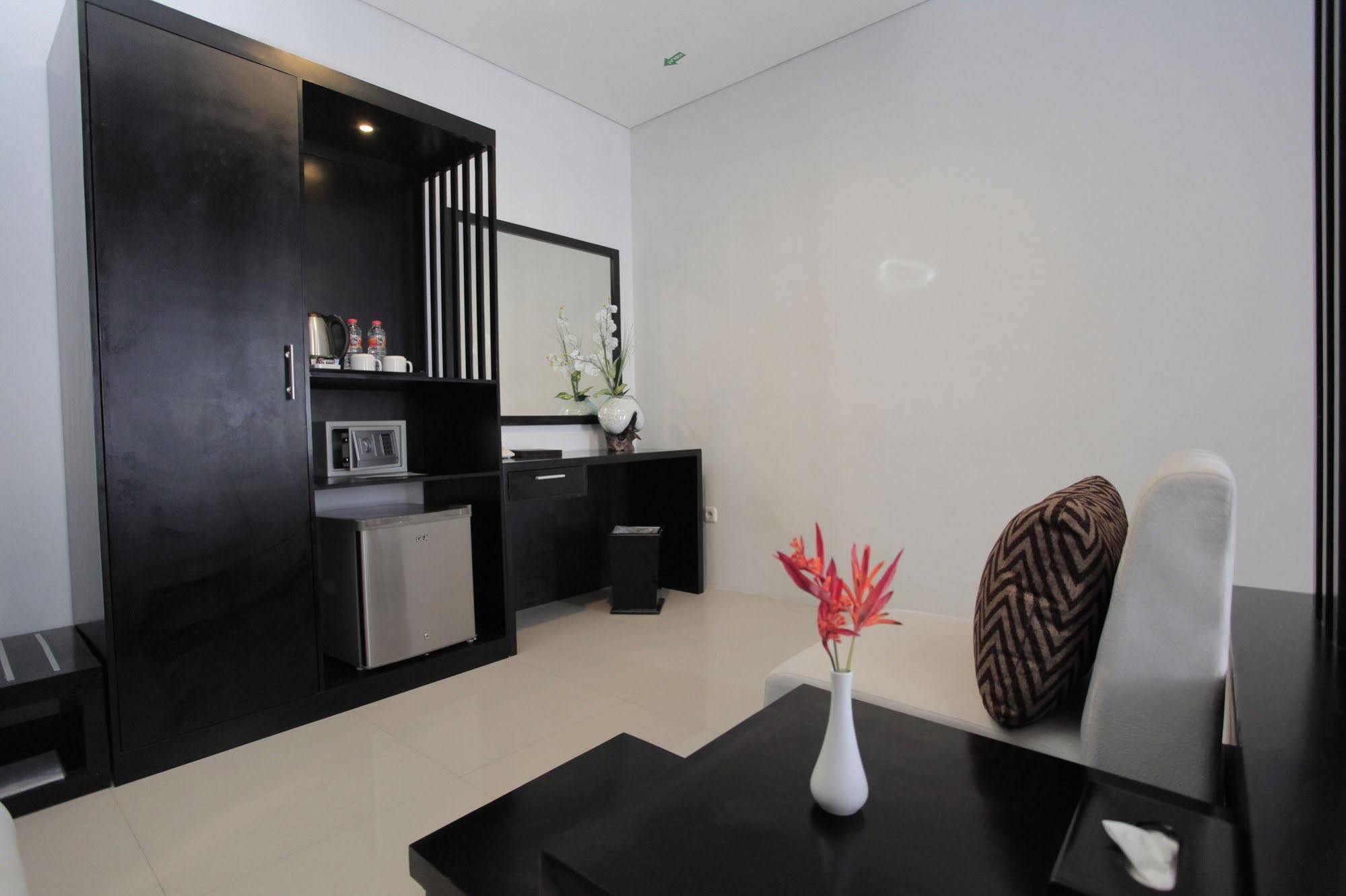 Prima Sr Hotel & Convention Yogyakarta Sleman  Εξωτερικό φωτογραφία