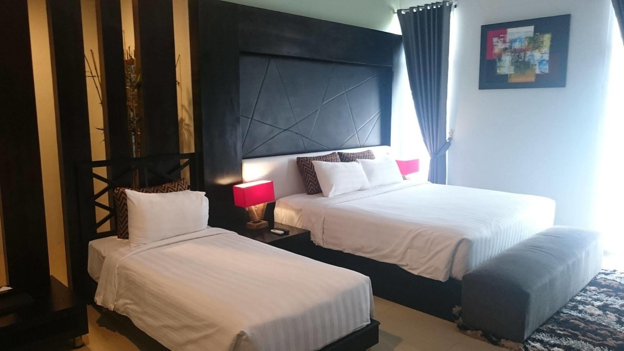 Prima Sr Hotel & Convention Yogyakarta Sleman  Εξωτερικό φωτογραφία