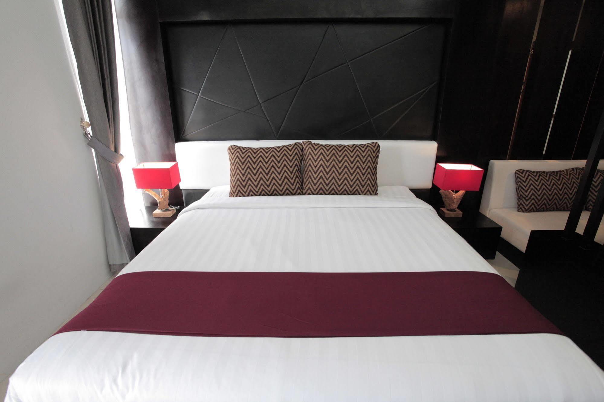 Prima Sr Hotel & Convention Yogyakarta Sleman  Εξωτερικό φωτογραφία