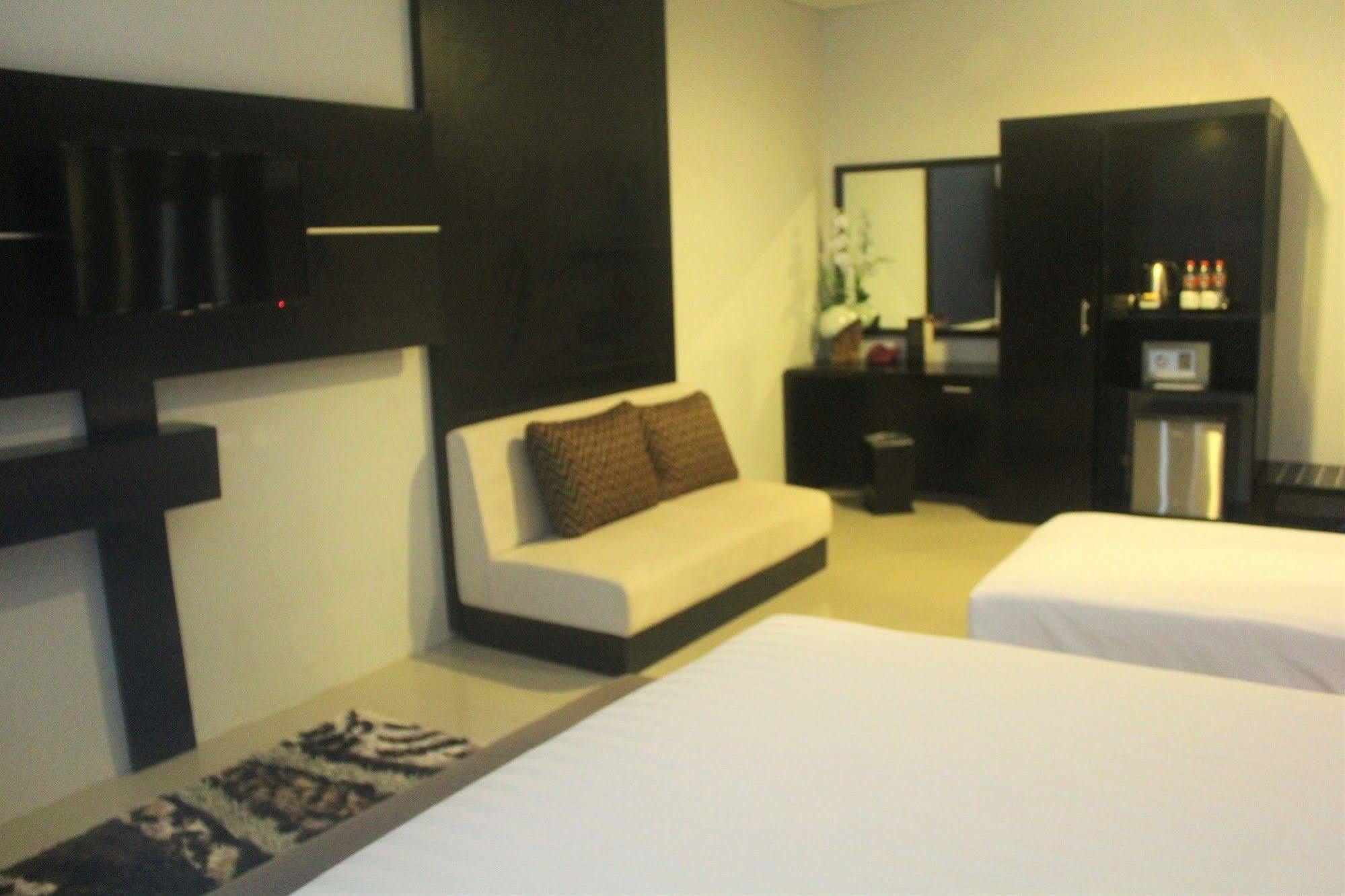 Prima Sr Hotel & Convention Yogyakarta Sleman  Εξωτερικό φωτογραφία