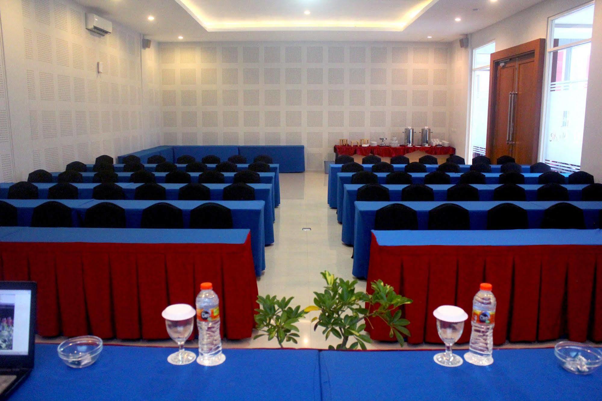 Prima Sr Hotel & Convention Yogyakarta Sleman  Εξωτερικό φωτογραφία