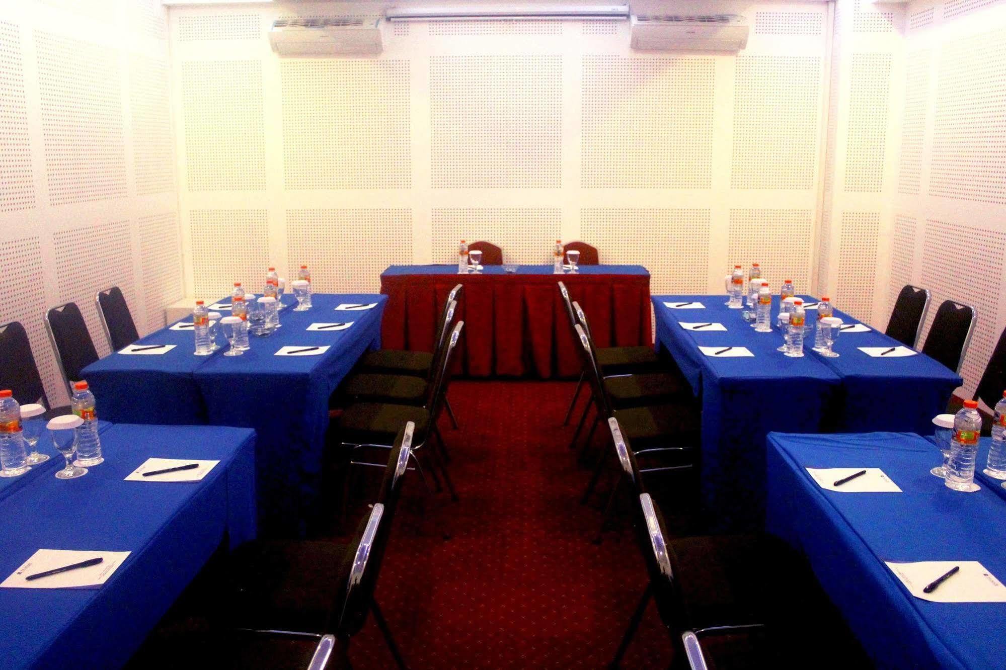 Prima Sr Hotel & Convention Yogyakarta Sleman  Εξωτερικό φωτογραφία